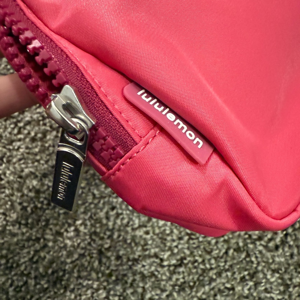 Lululemon Athletica Pink Everywhere Belt Bag Large - Picture 4 of 5